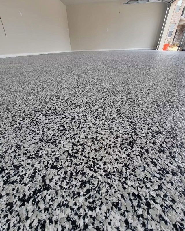 Black, white & grey flake, garage: flake system floor, garage